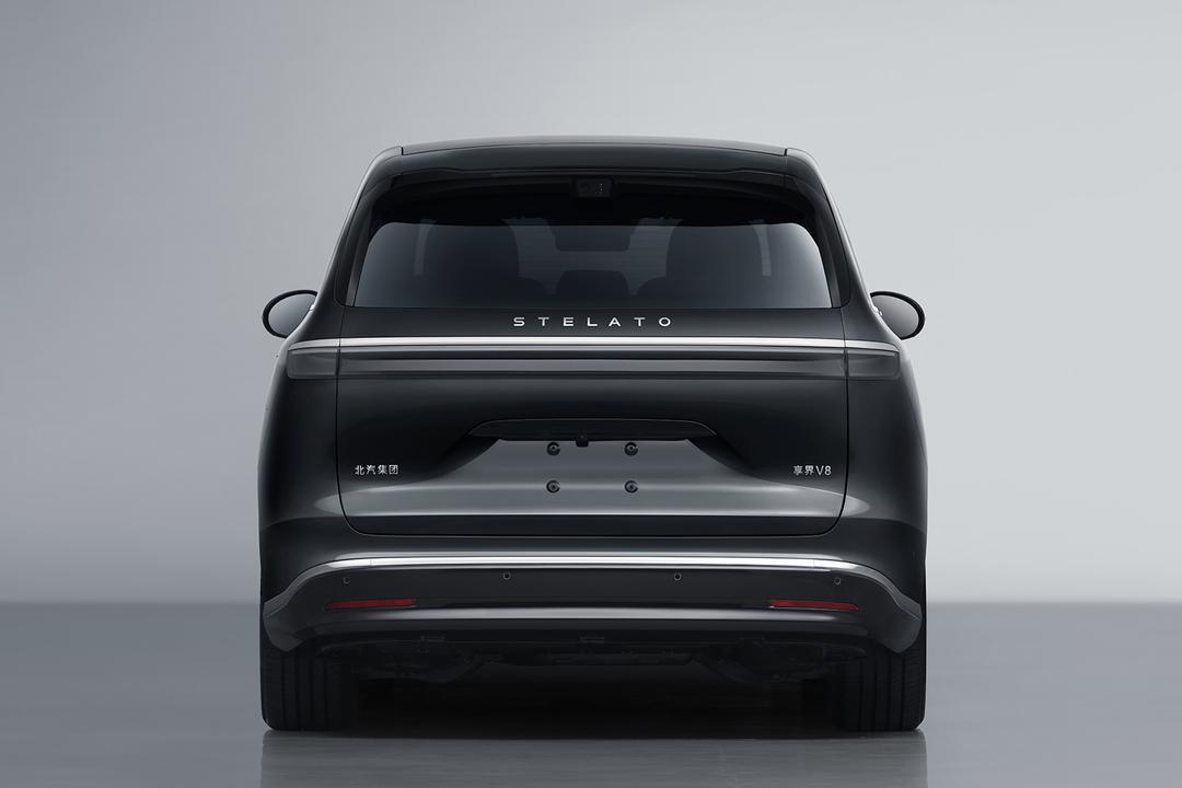 享界V8