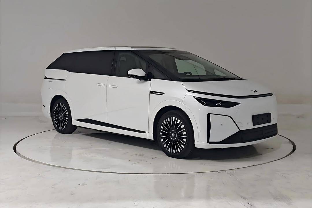 小鹏X9