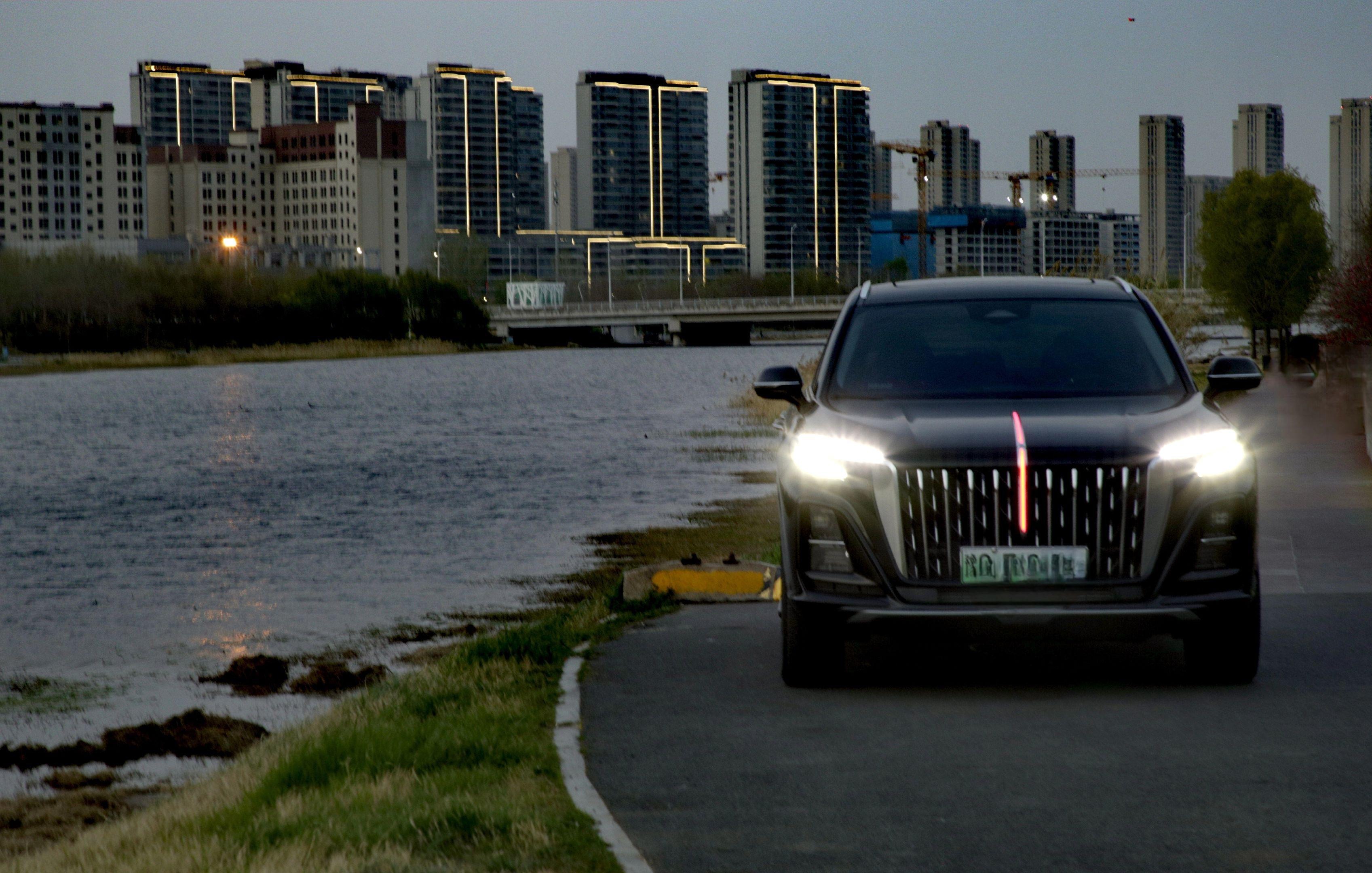 红旗HS3 PHEV125km 劲为PLUS版展示图2