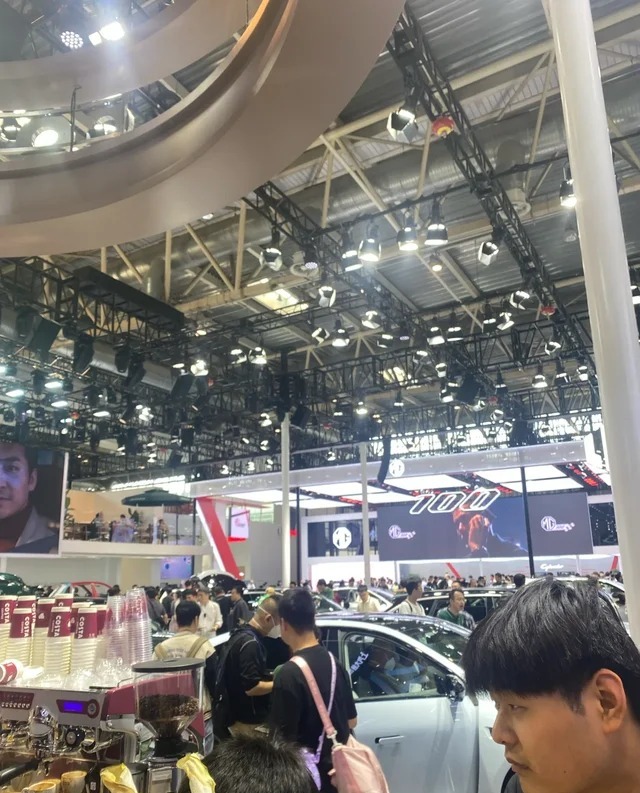 零跑C16增程式 280激光雷达智尊版 5座展示图3