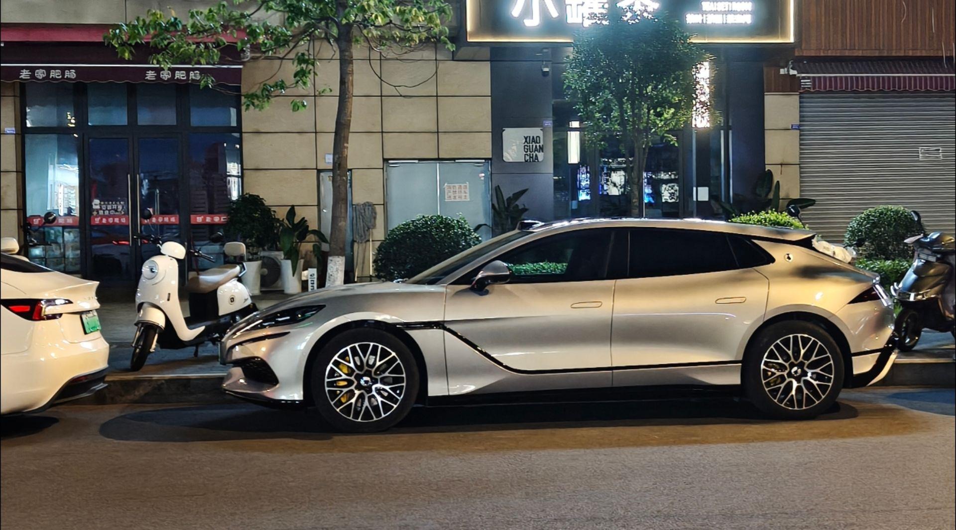 腾势Z9GT DM易三方闪充尊荣型展示图2
