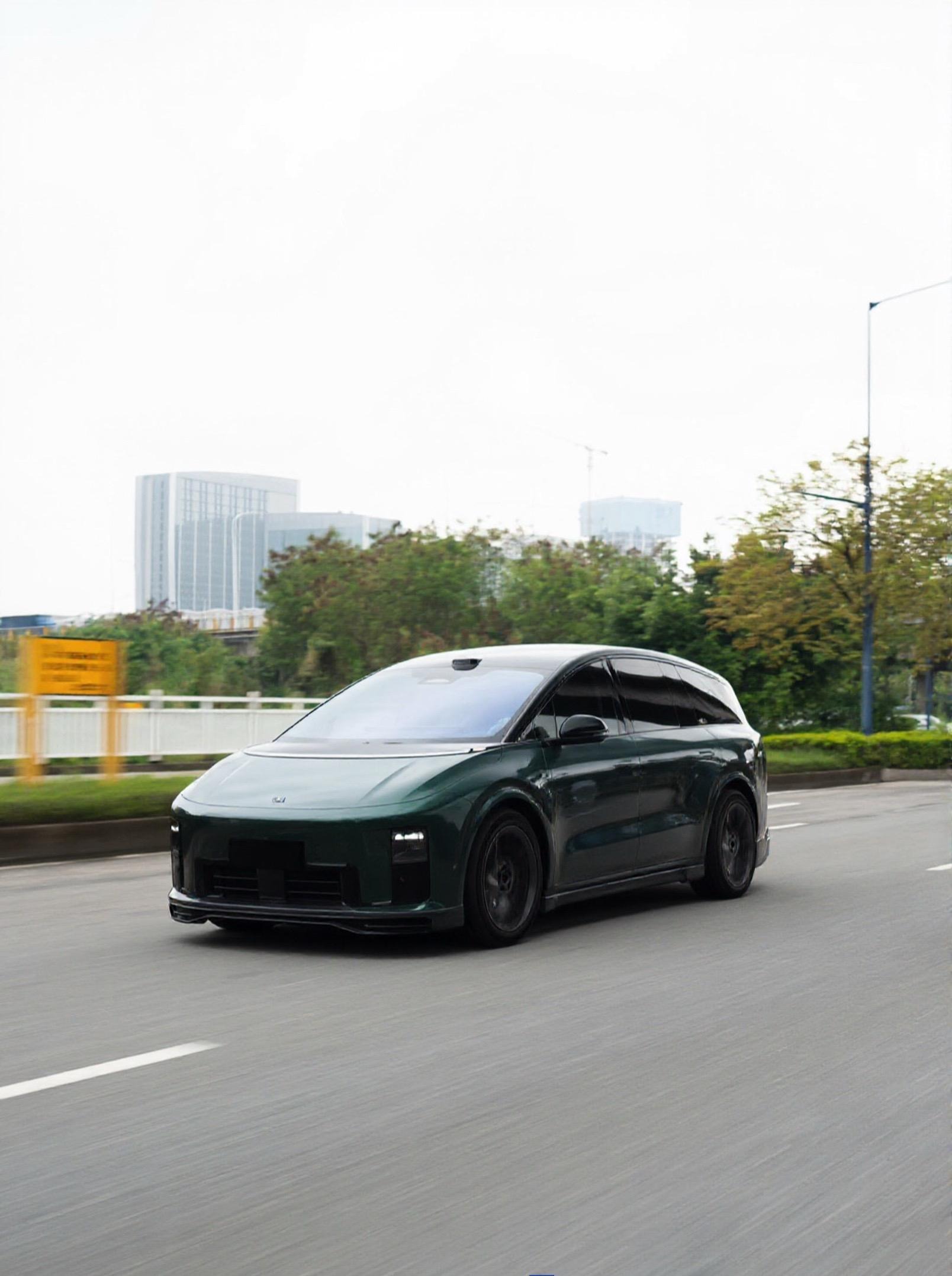 理想i8后驱基本型展示图2