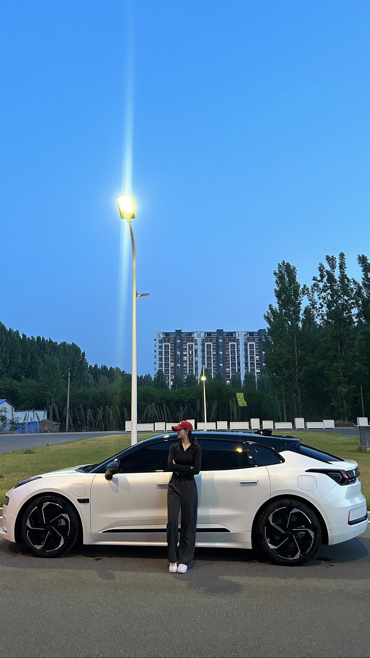 ZEEKR 001 FR100kWh 四驱展示图3