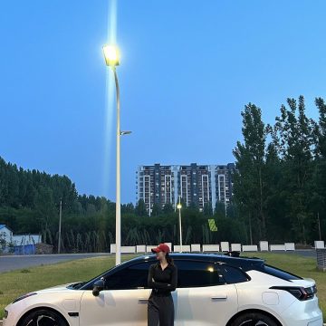 ZEEKR 001 FR100kWh 四驱展示图2