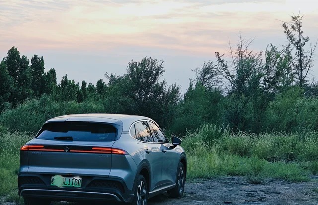 宝骏云海PHEV140km 标准版展示图2