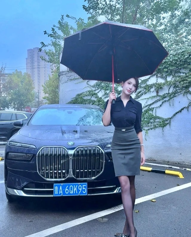 宝马7系735Li M运动套装展示图1