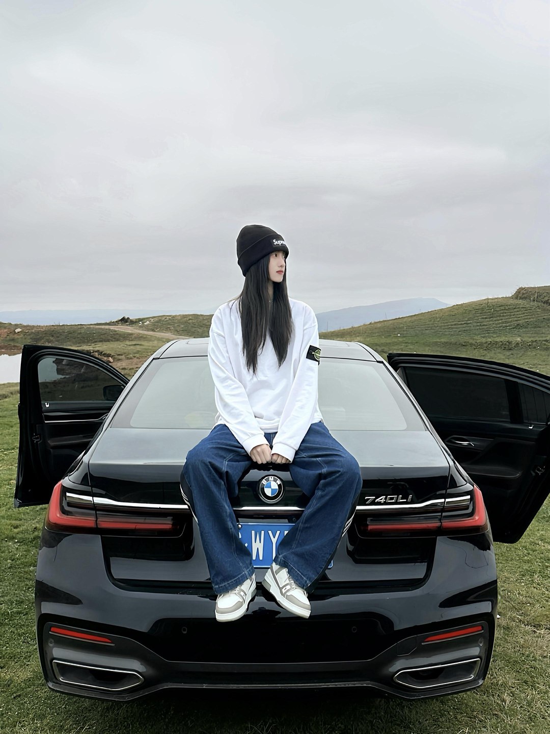 宝马7系735Li 豪华套装展示图3