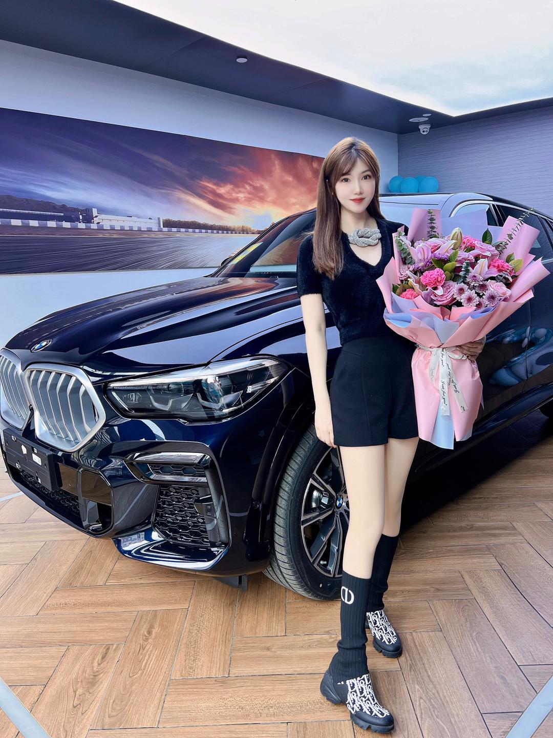 宝马X6xDrive40i 尊享型 M运动套装展示图2