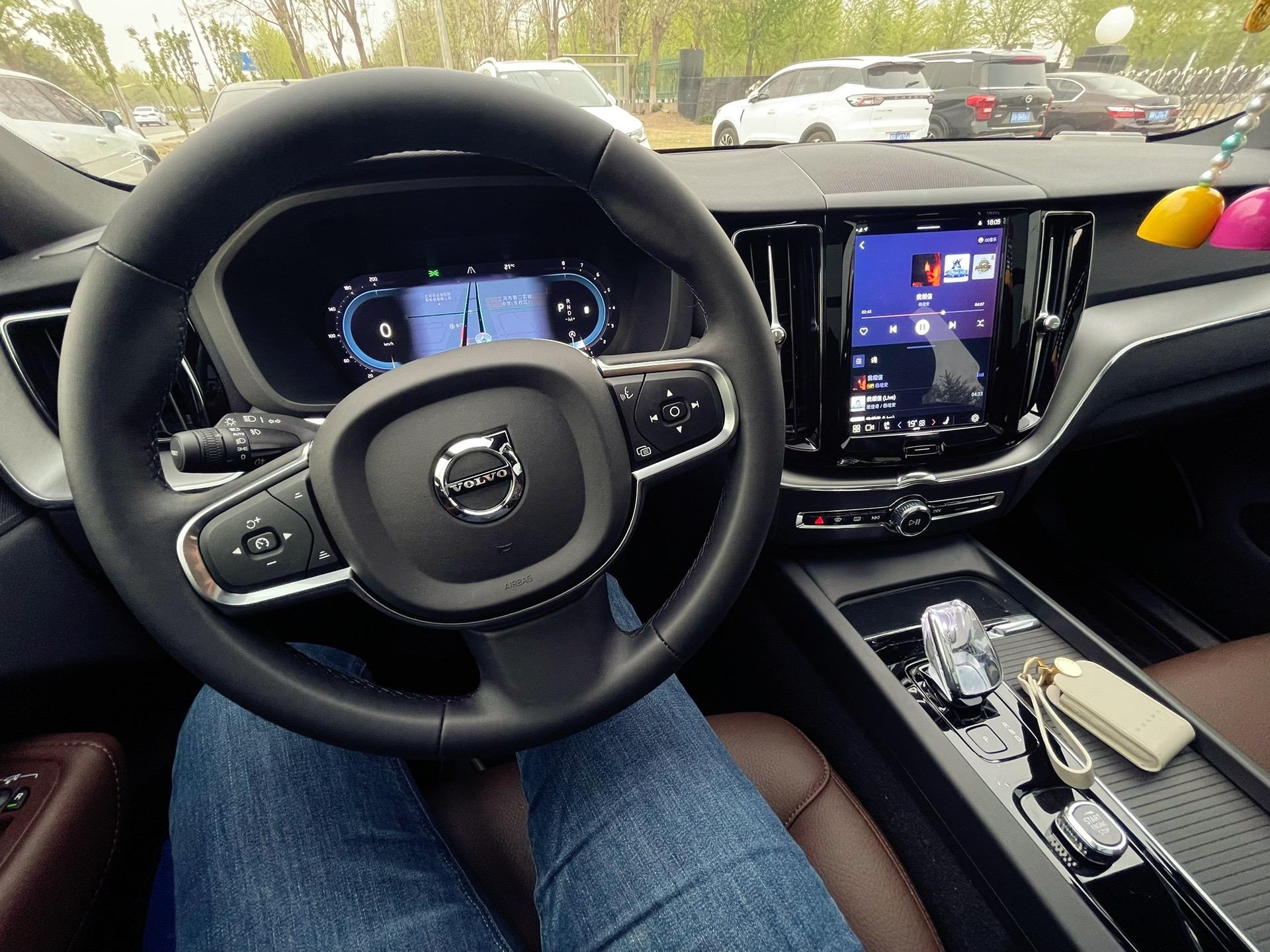 沃尔沃XC60B5 四驱智远极夜黑版展示图2