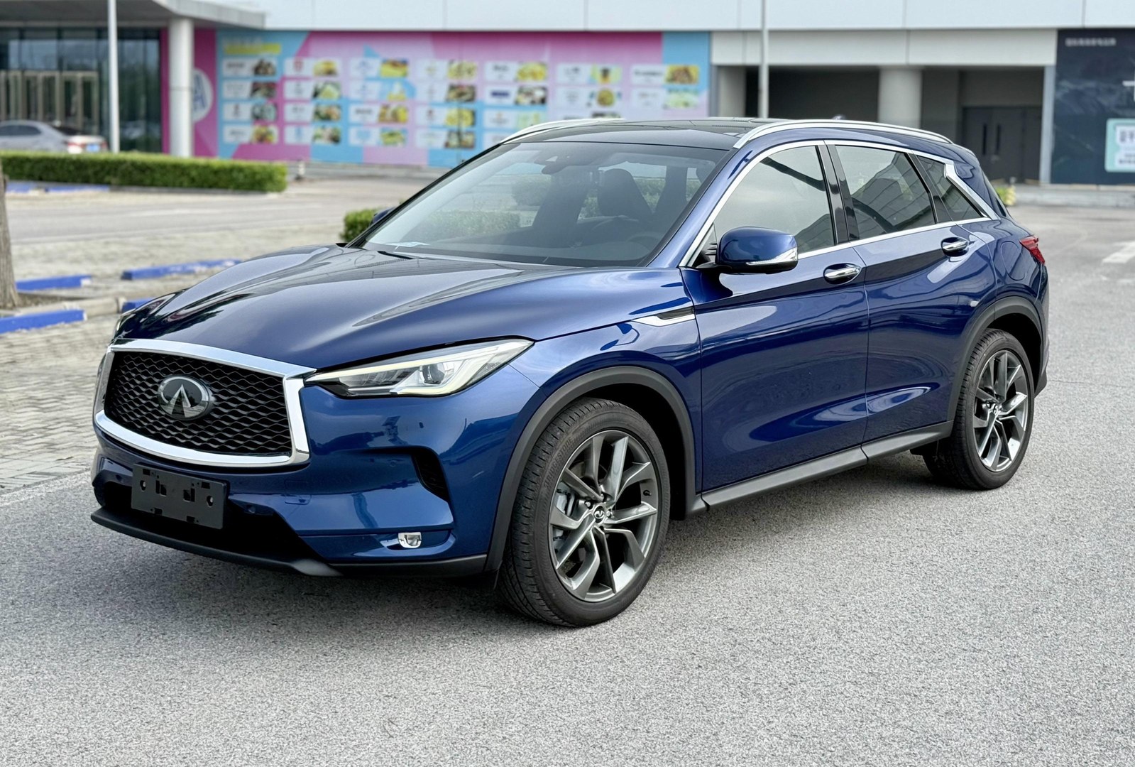 英菲尼迪QX502.0T 两驱领航版展示图2