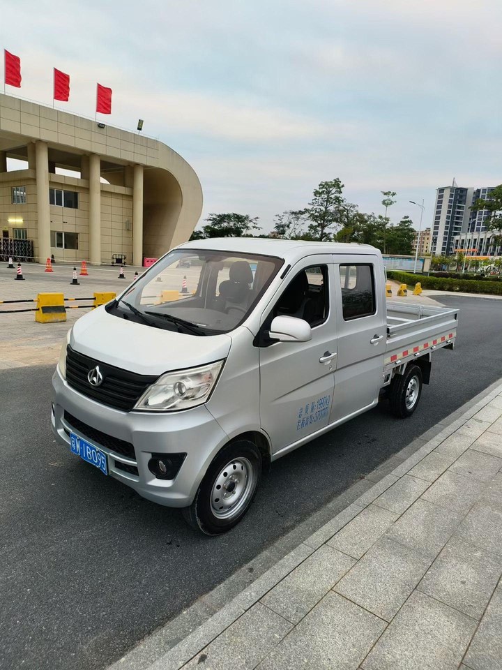 长安星卡1.5L 加长版单排栏板式货车标准型展示图2