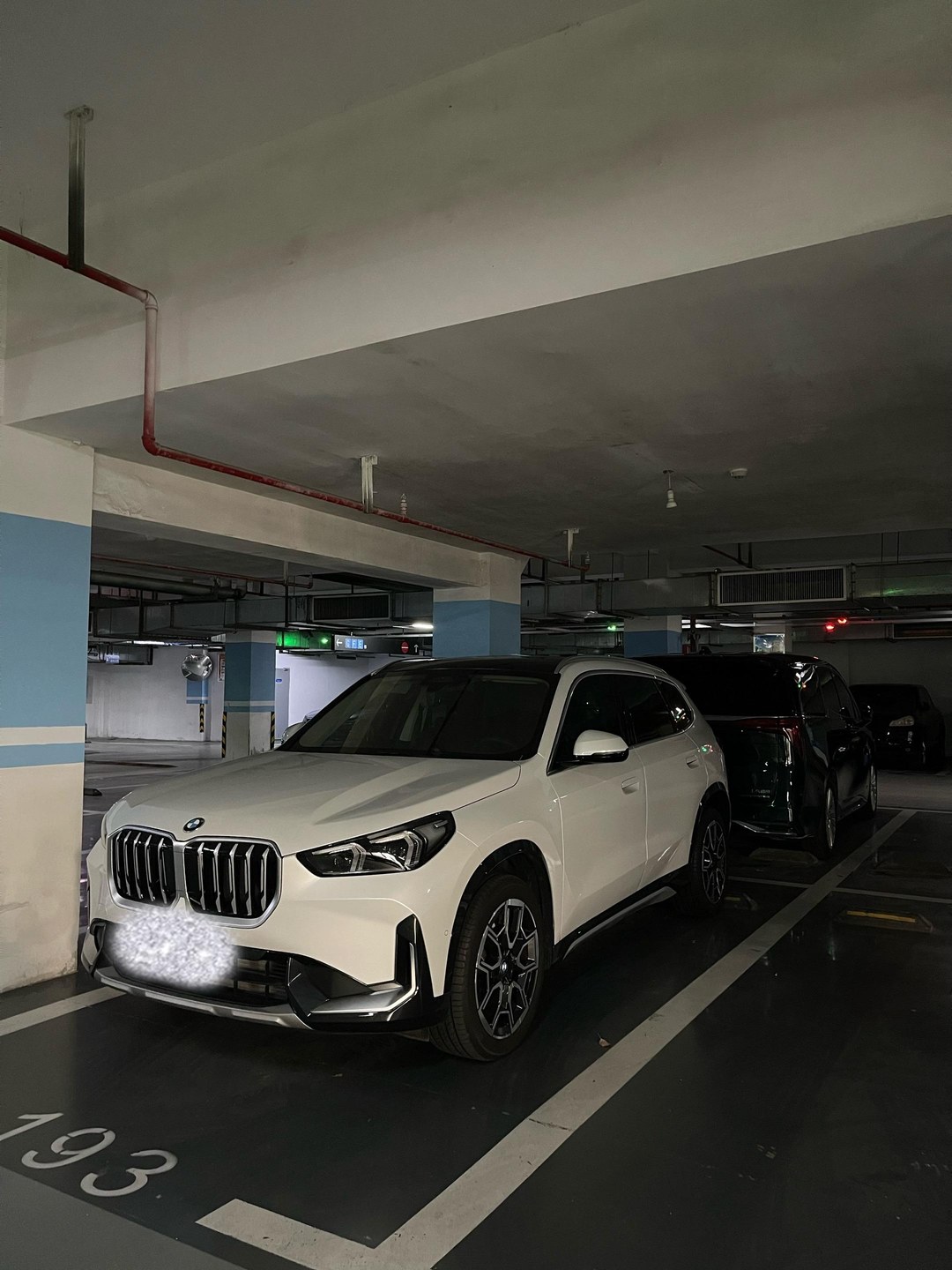 宝马X1M35Li展示图1