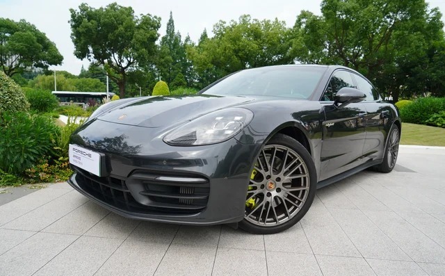 保时捷Panamera Turbo E-Hybrid 行政加长版 4.0T展示图2