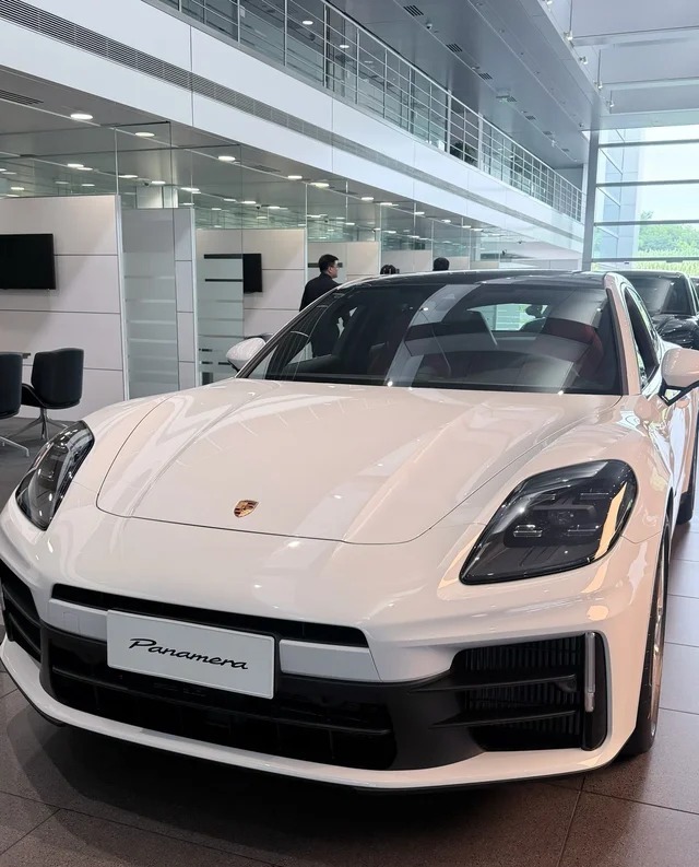 保时捷Panamera Turbo E-Hybrid 4.0T展示图1