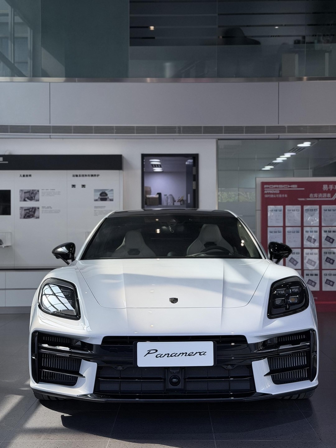 保时捷Panamera 4 E-Hybrid 行政加长版 2.9T展示图1