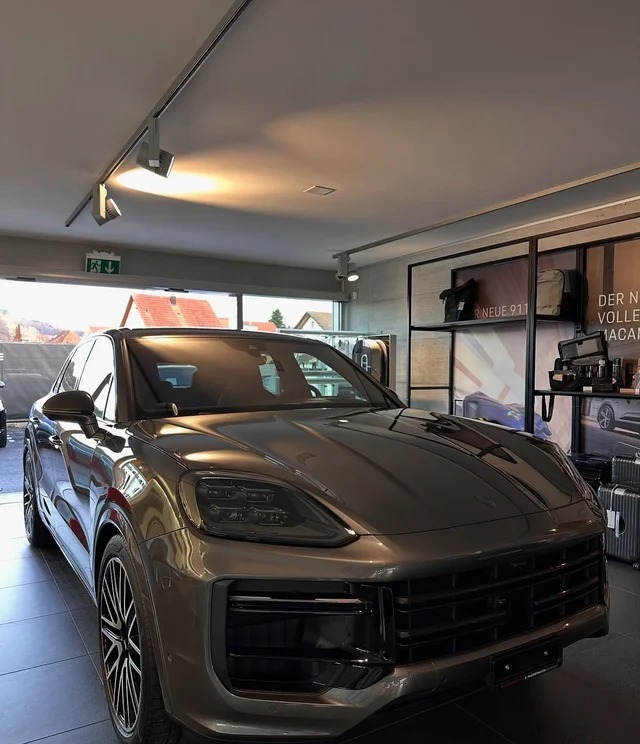 保时捷Cayenne E-Hybrid 2.0T展示图2
