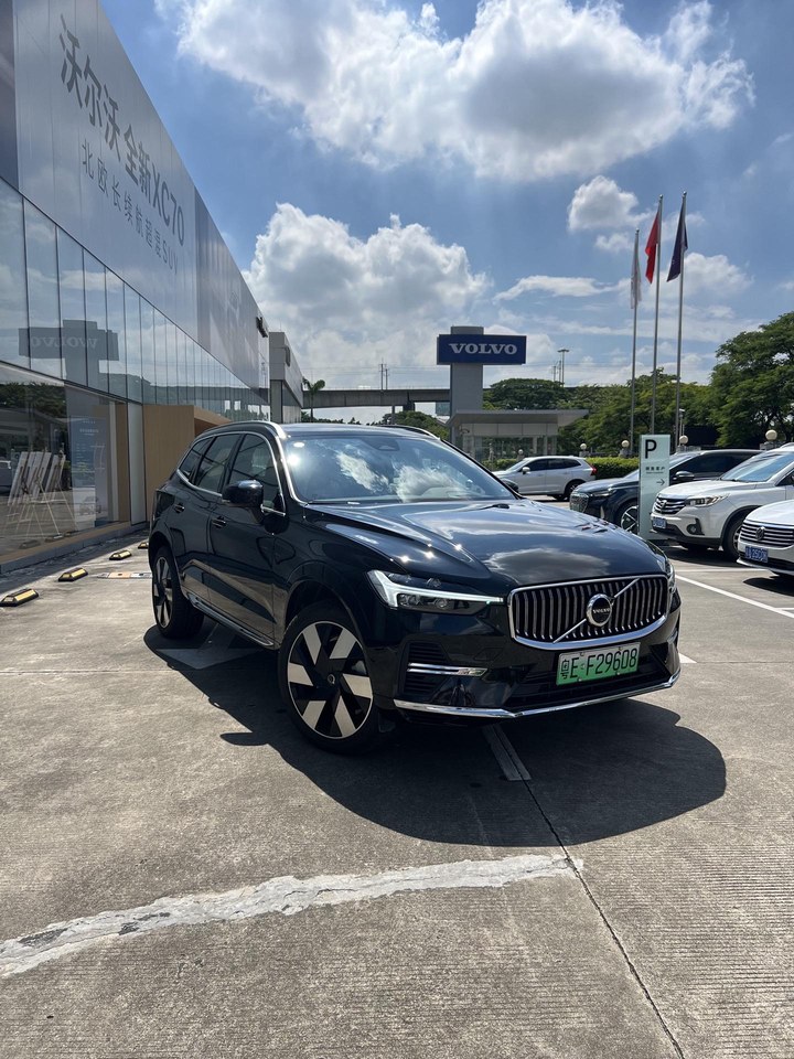 沃尔沃XC60 PHEVT8 四驱长续航智远极夜黑版展示图1