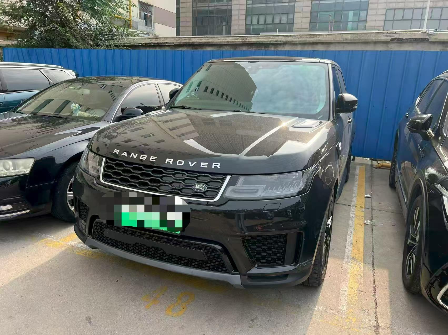 揽胜PHEVP460e 插电式电动混合版 典范加长版展示图3