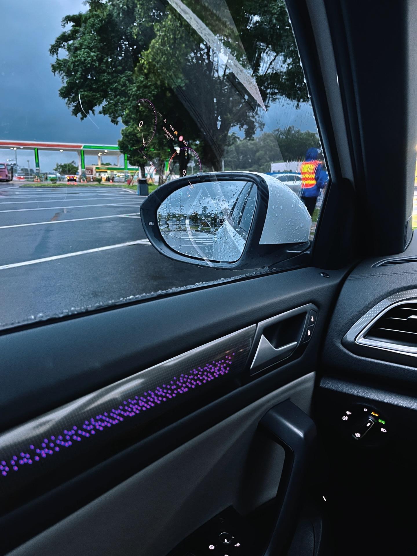 探歌300TSI DSG 星光版展示图1