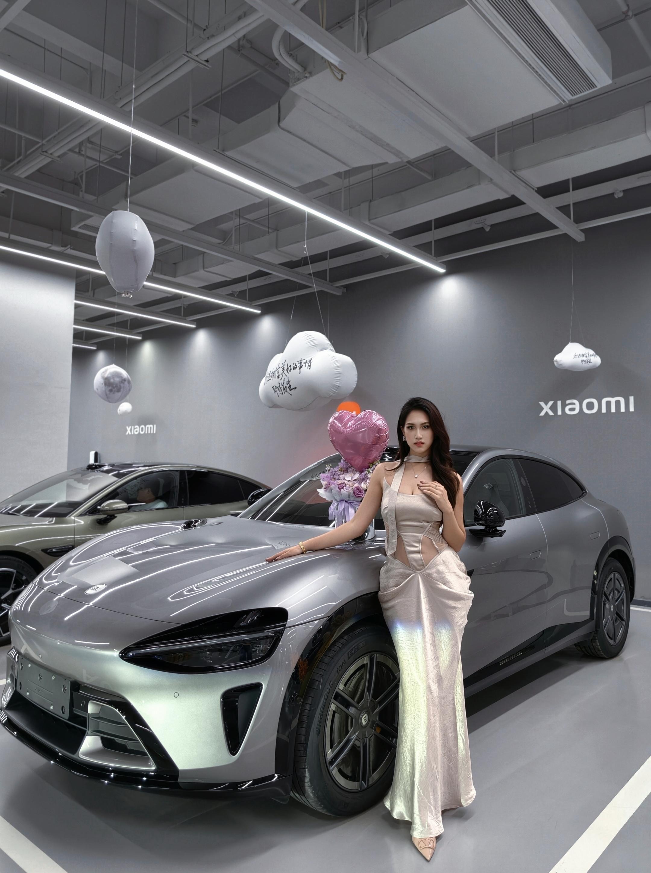 小米YU7四驱GT展示图1