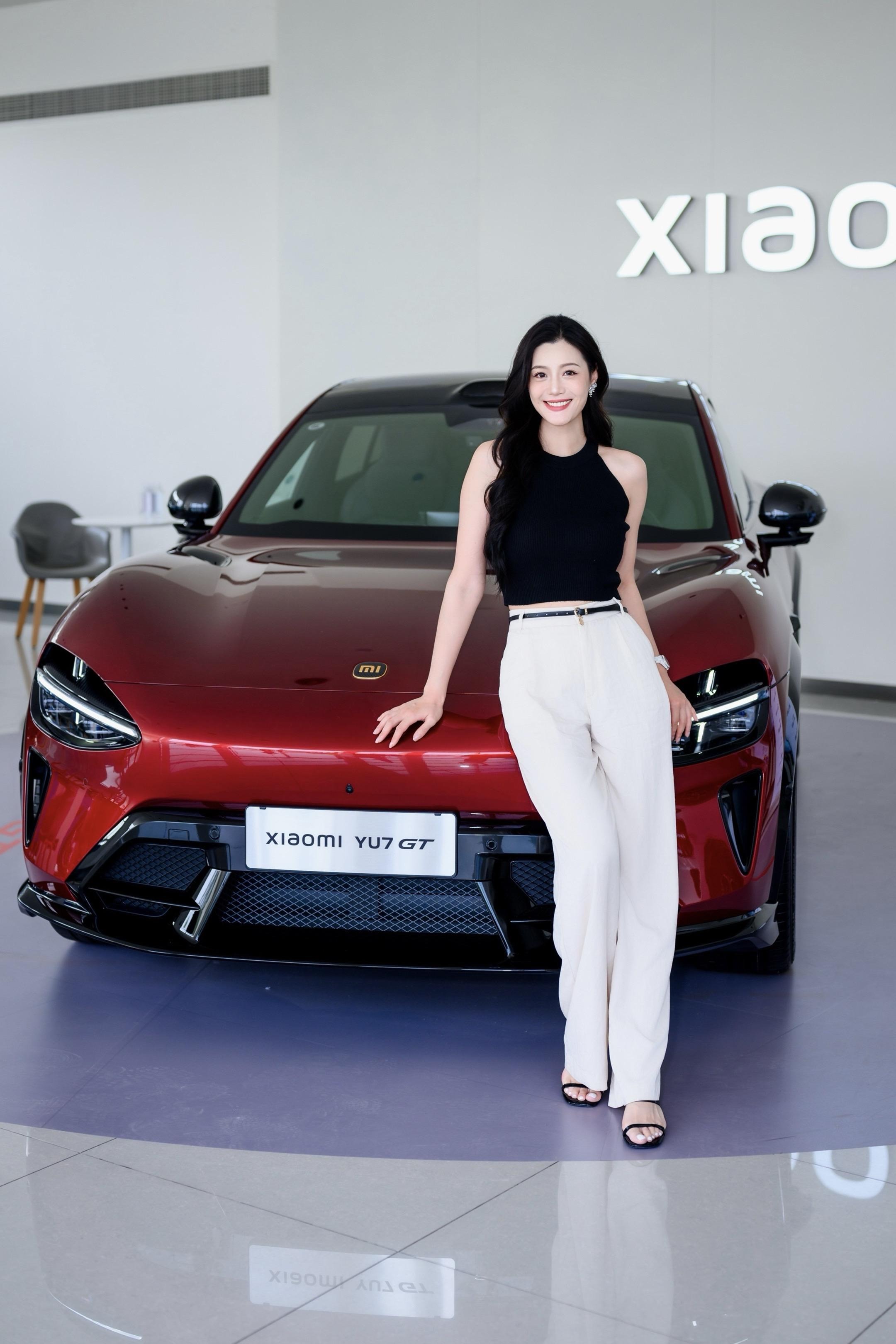 小米YU7四驱GT展示图2