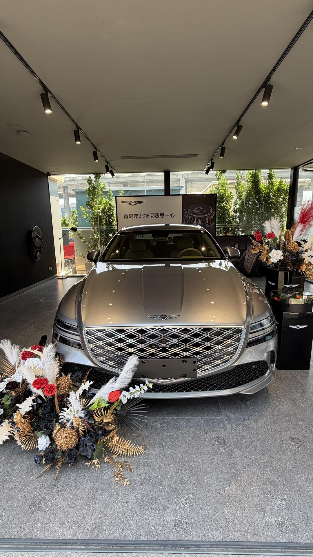 捷尼赛思G802.5T 两驱旗舰版展示图2