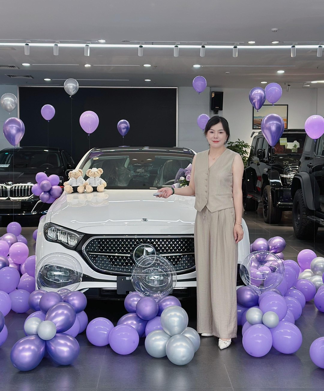 奔驰E 300 豪华型运动版展示图1