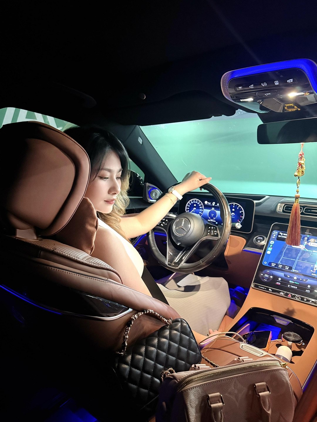奔驰S 450 e L展示图2