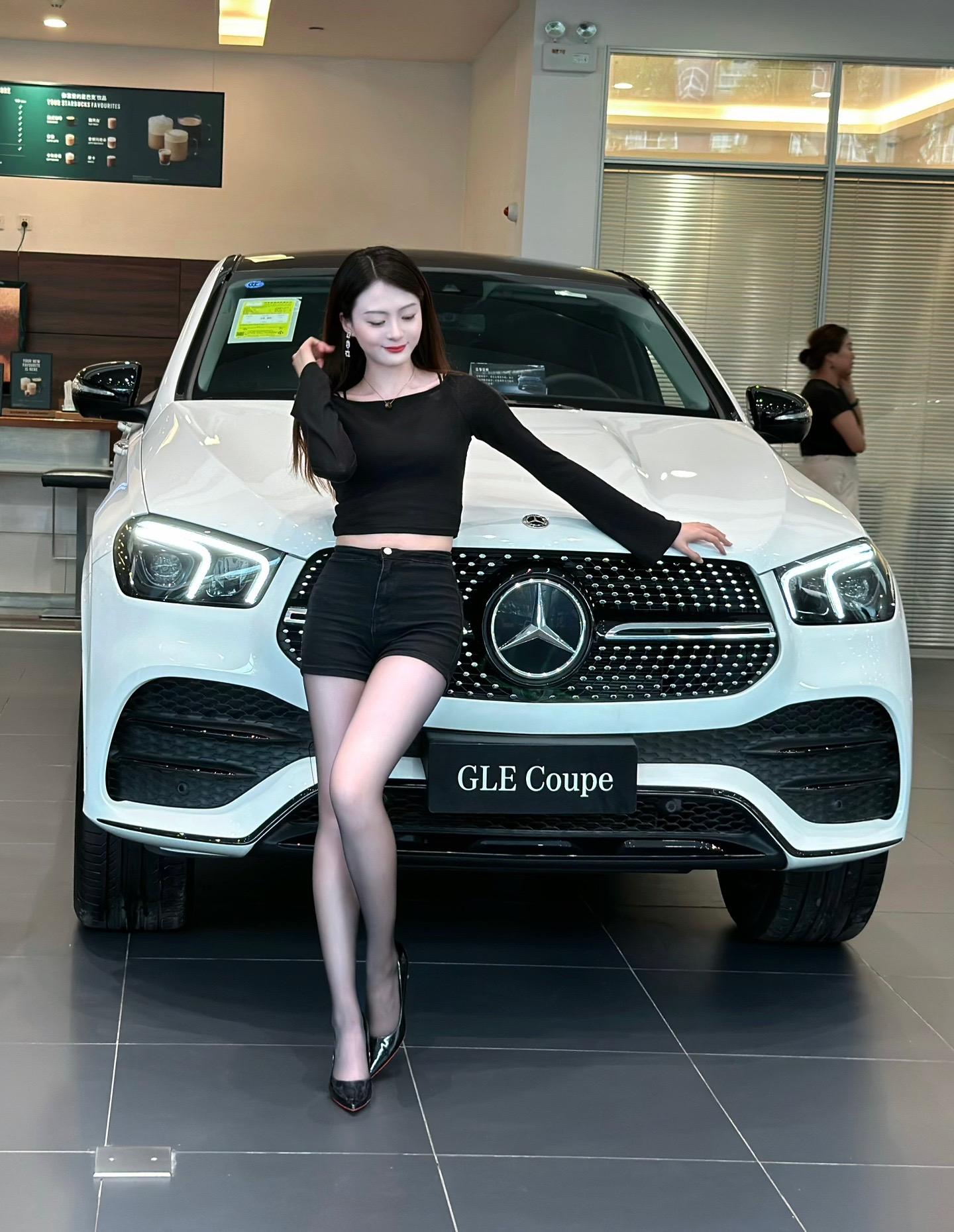 奔驰GLE 350 4MATIC 时尚型展示图2