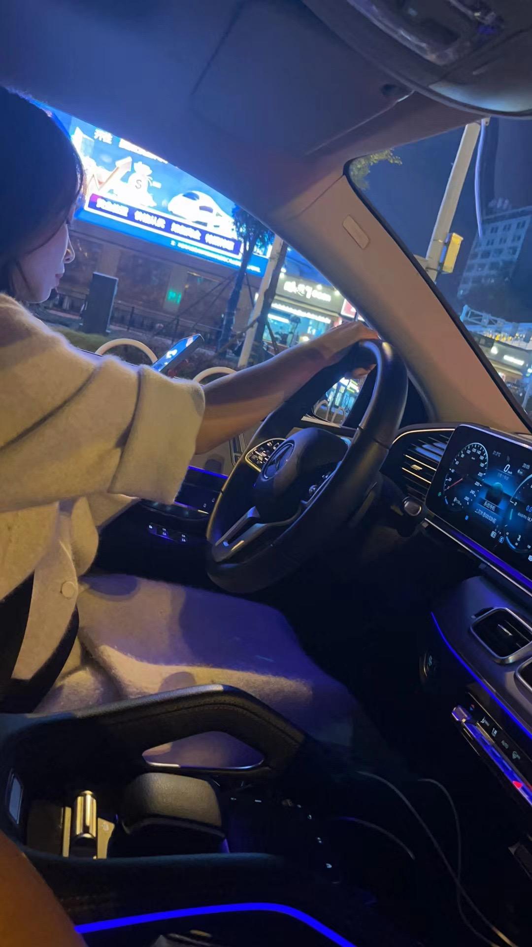 奔驰GLS 450 4MATIC 时尚型展示图1