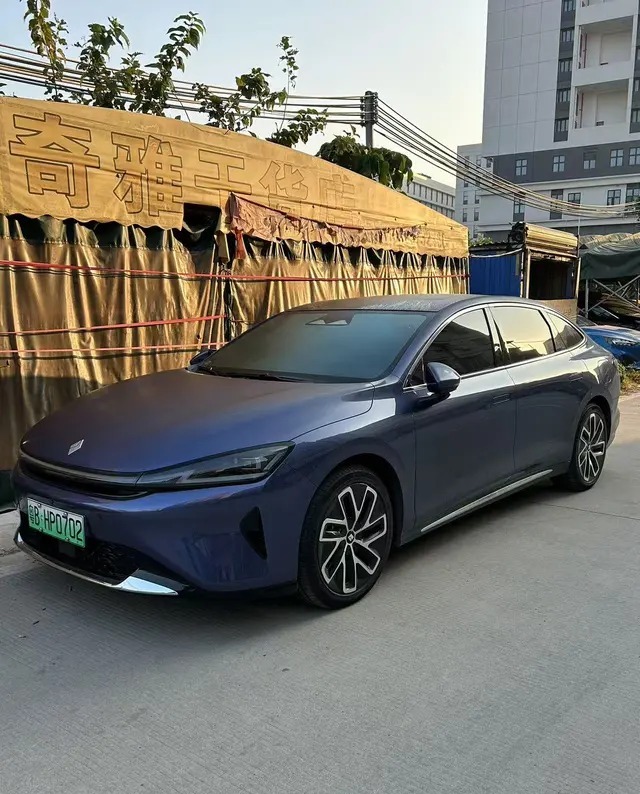宝骏享境PHEV140km 专车版展示图1