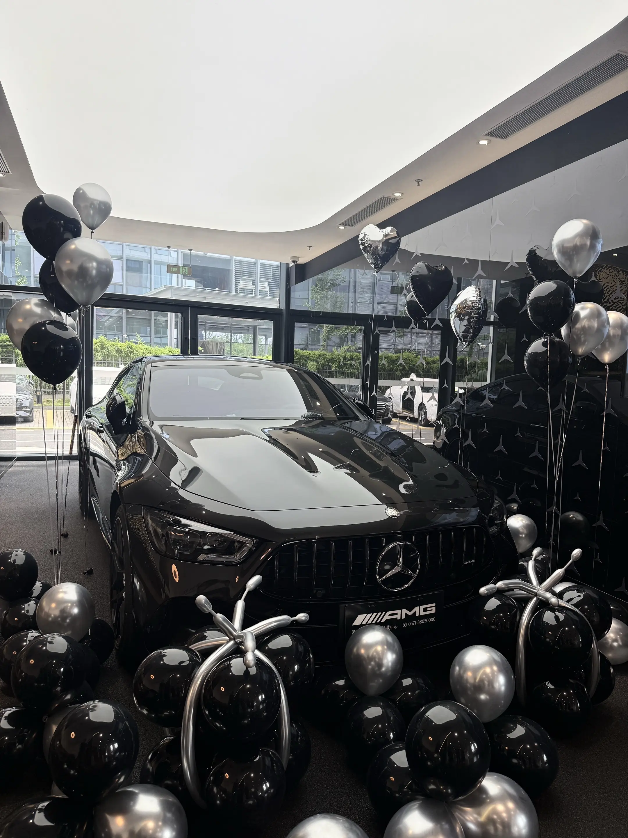 奔驰AMG A 45 S 4MATIC+展示图3