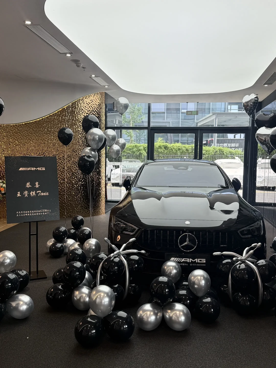 奔驰AMG A 35 4MATIC展示图1
