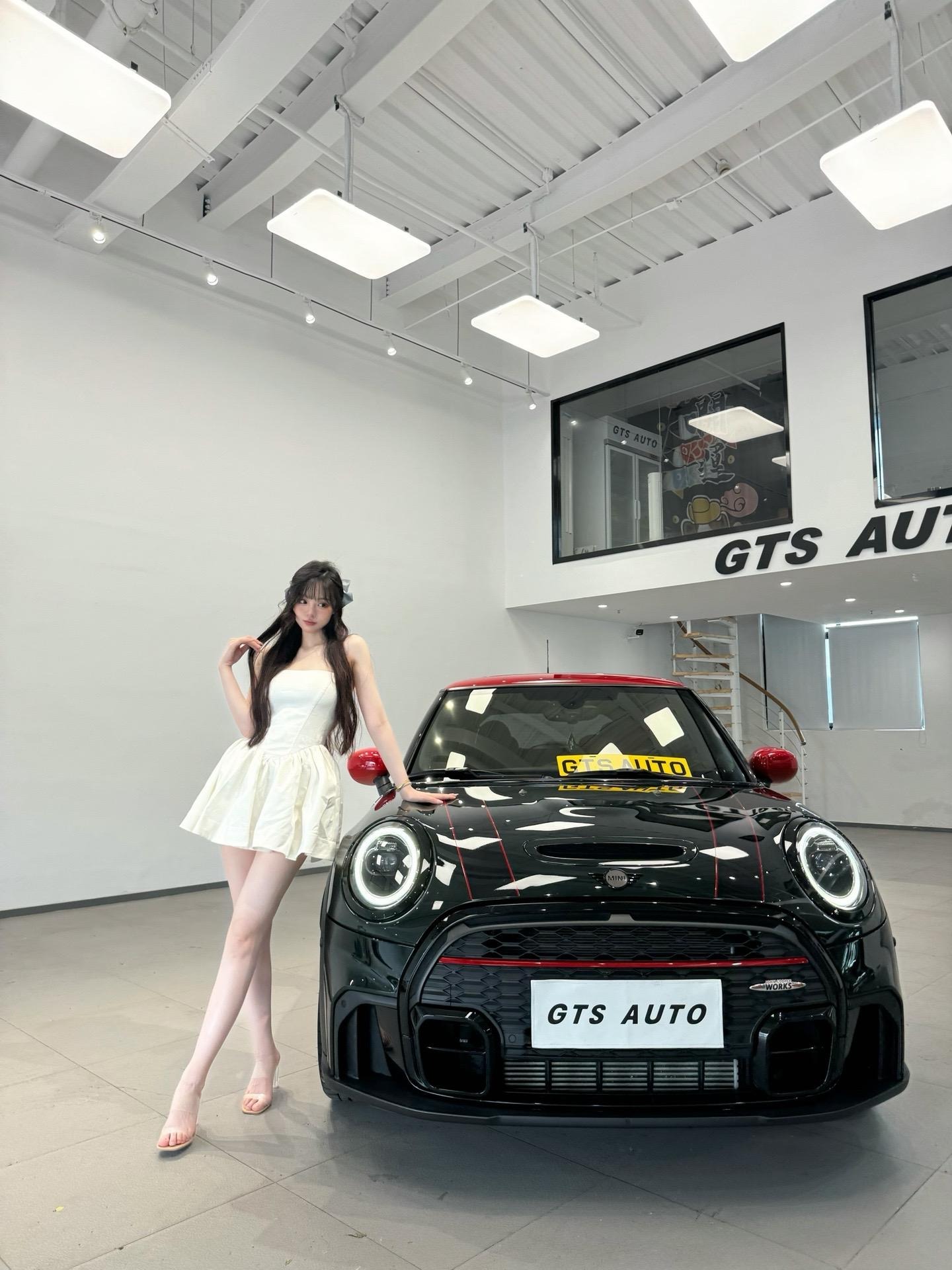 电动MINI JCW(进口)JOHN COOPER WORKS展示图2