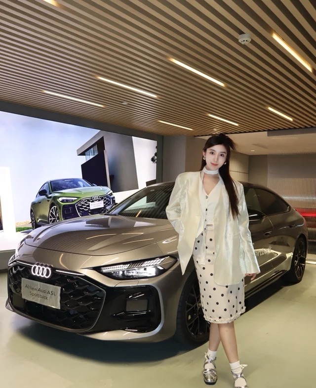奥迪A5L Sportback焕新款 2.0TFSI quattro 200kW 旗舰智曜型展示图2