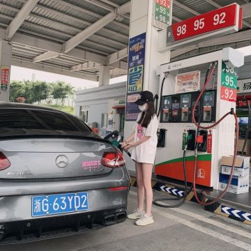 奔驰AMG C 43 4MATIC展示图1