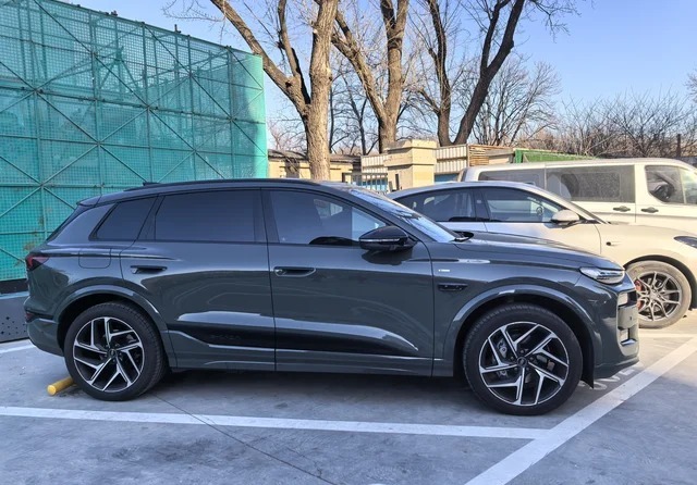 奥迪Q6L Sportback e-tron长续航版展示图1