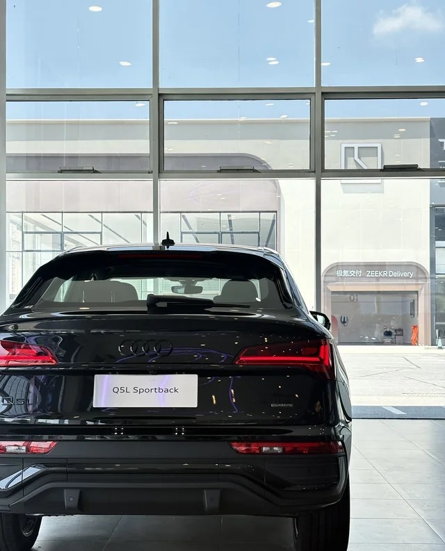 奥迪Q5 Sportback基本型展示图3