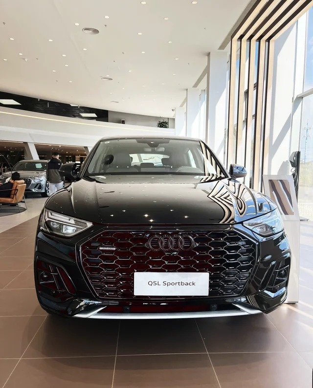 奥迪Q5 Sportback基本型展示图2