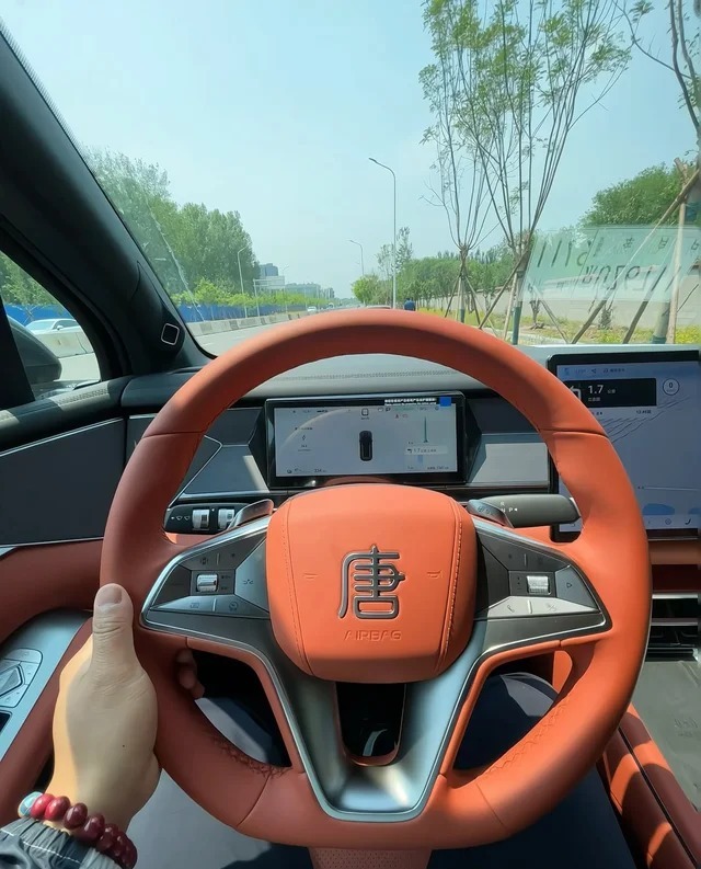 唐L EV600KM 四驱激光雷达旗舰型展示图1
