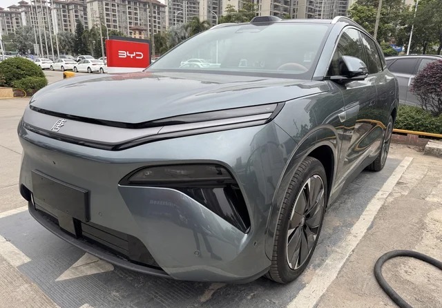 唐L EV600KM 四驱激光雷达旗舰型展示图2