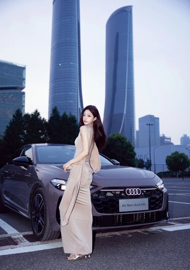 奥迪A5 e-hybridAvant S line展示图1