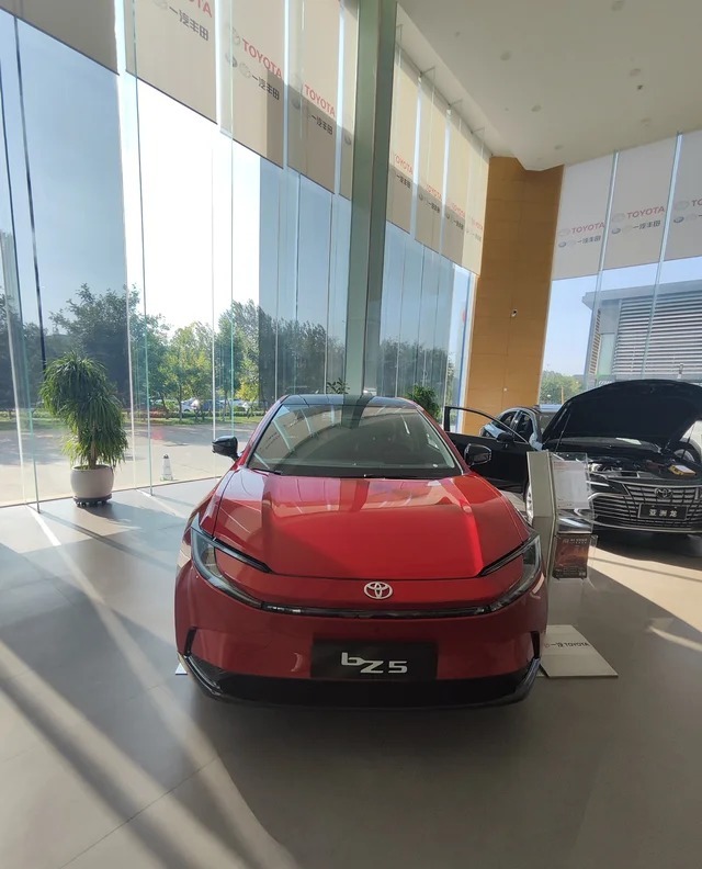 丰田bZ5630 PRO智行版展示图1