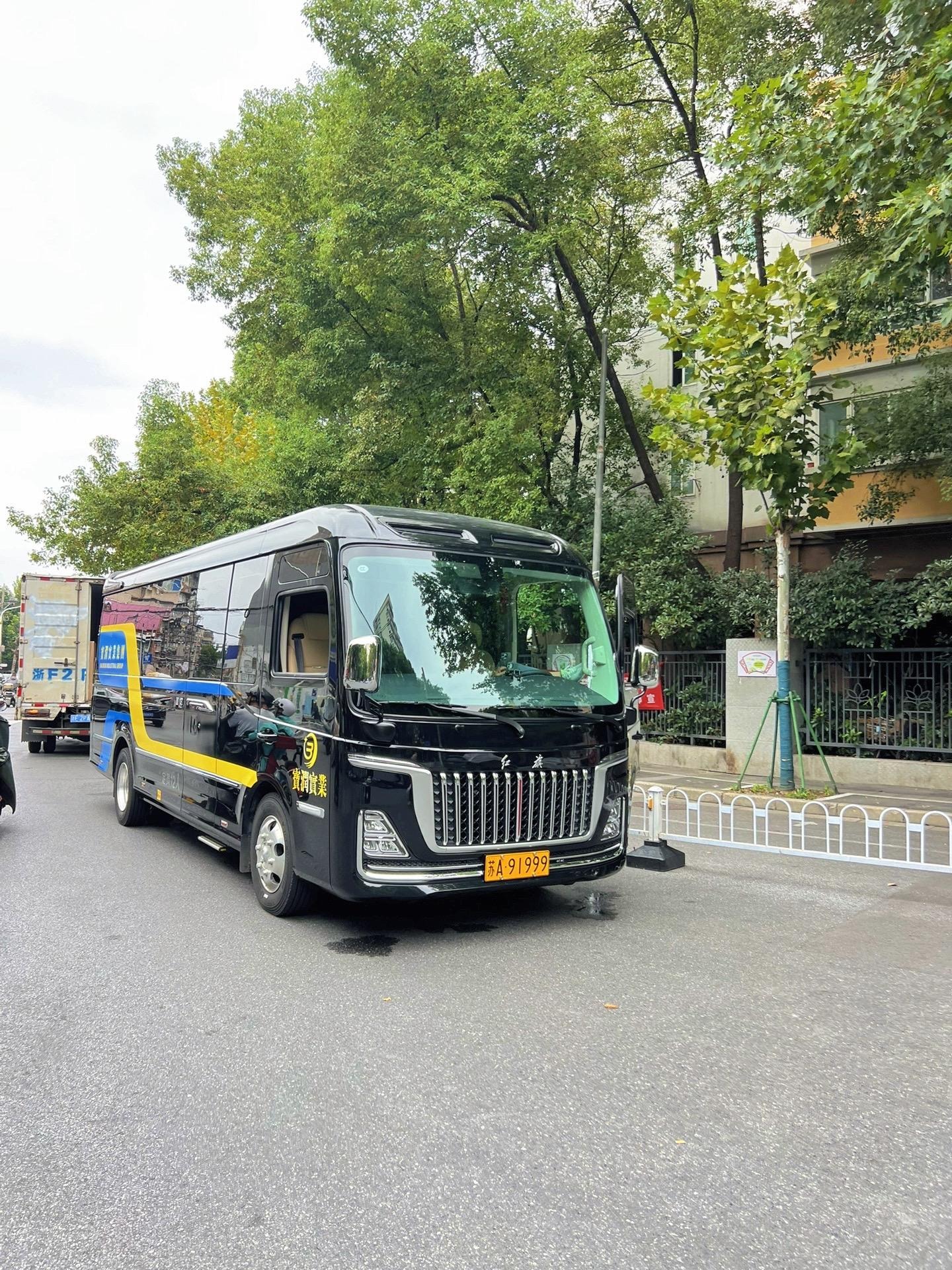 红旗金葵花国悦REEV17座版展示图3