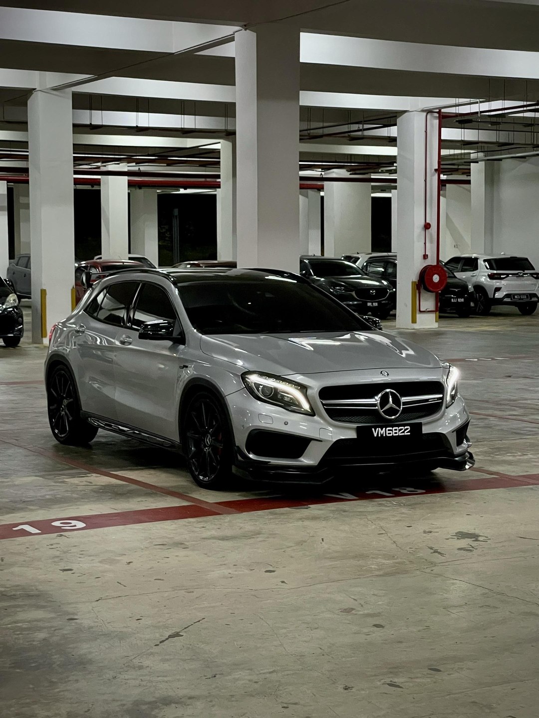 奔驰AMG GLA 35 4MATIC展示图1
