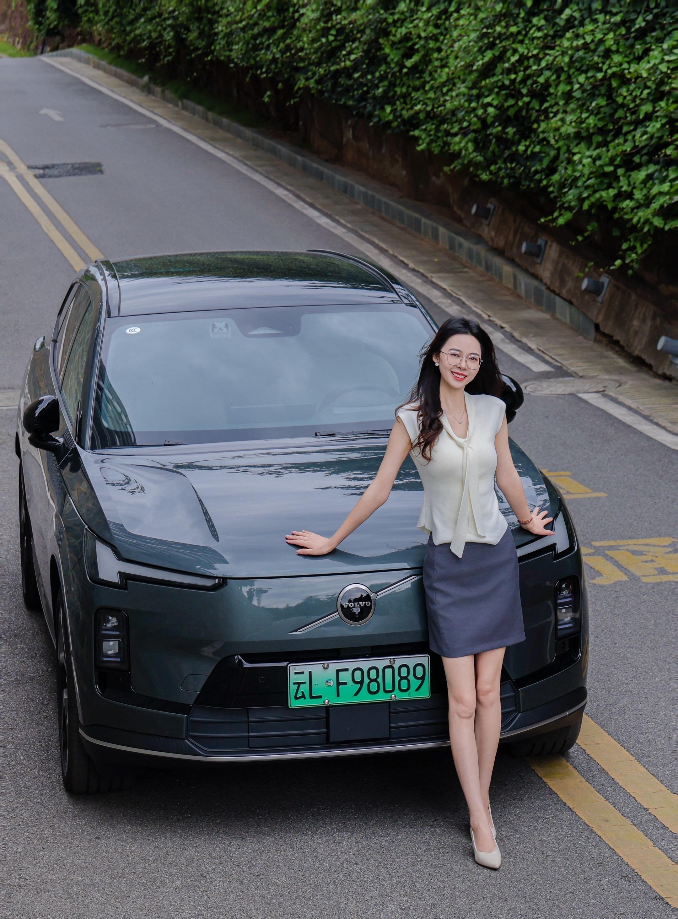 沃尔沃XC70两驱长续航Core展示图1