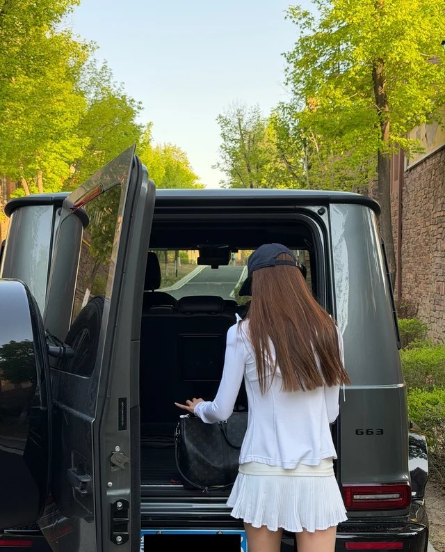 奔驰AMG G 63展示图2