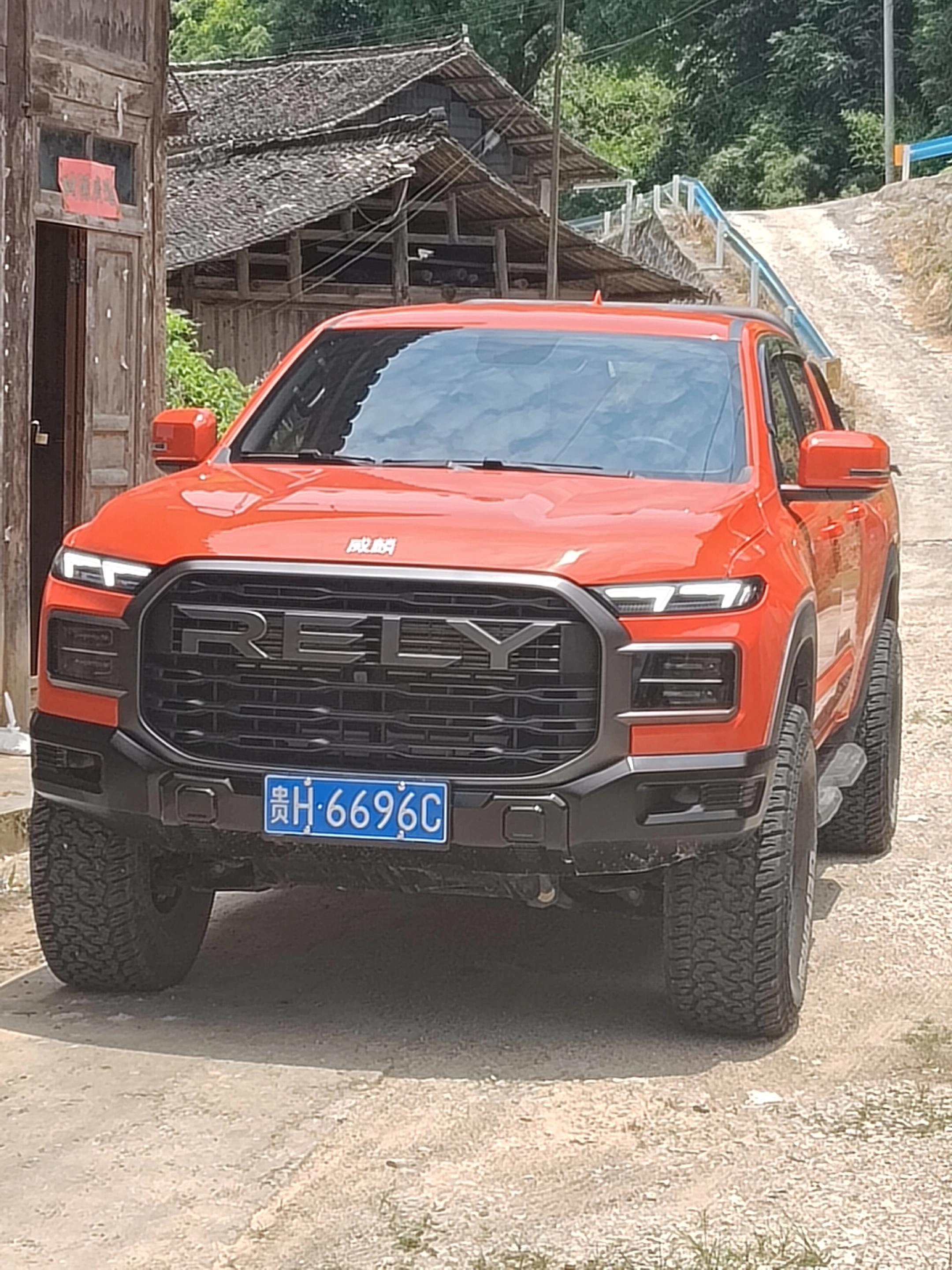 威麟R082.3T 自动柴油四驱标箱寻迹版展示图2