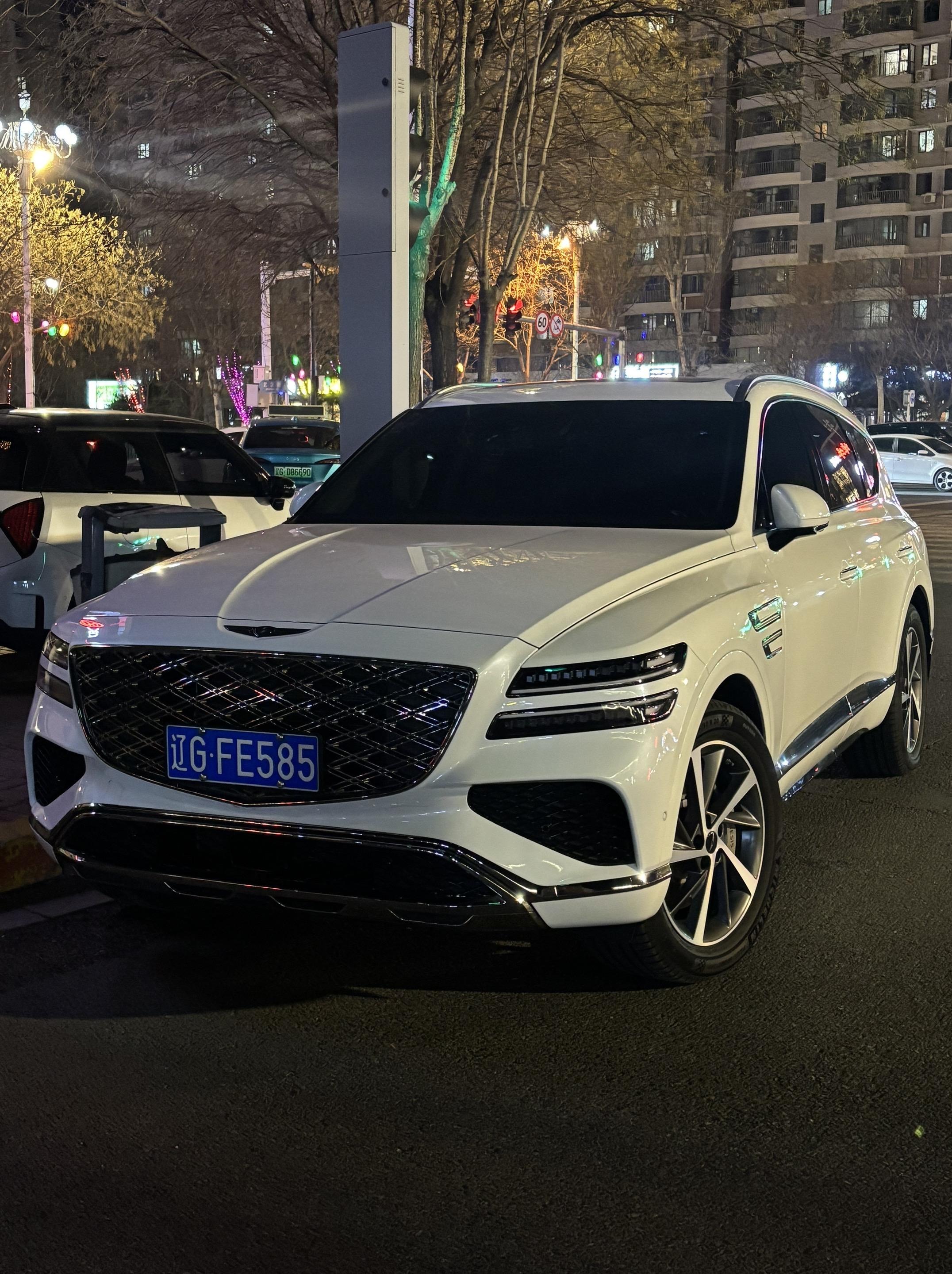 捷尼赛思GV100