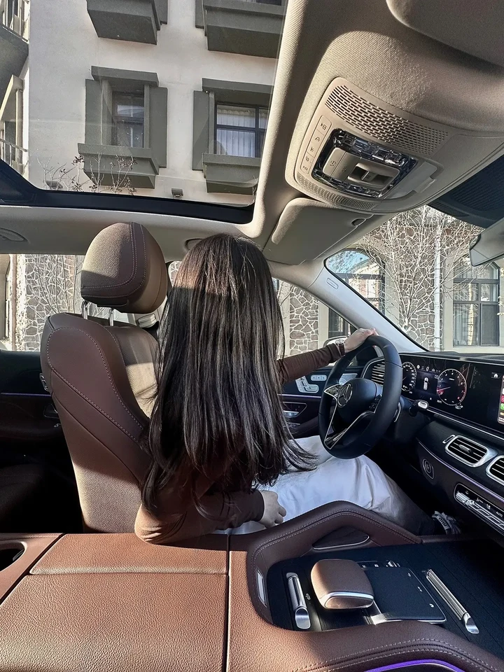 奔驰AMG GLE 53 4MATIC+展示图3